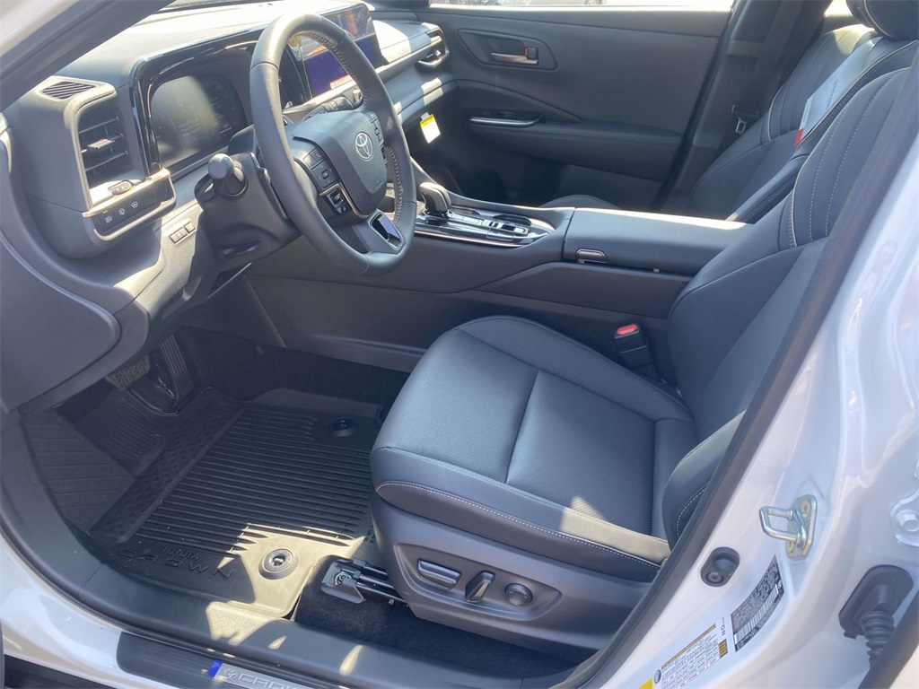 2025 Toyota Crown Signia Limited photo 12