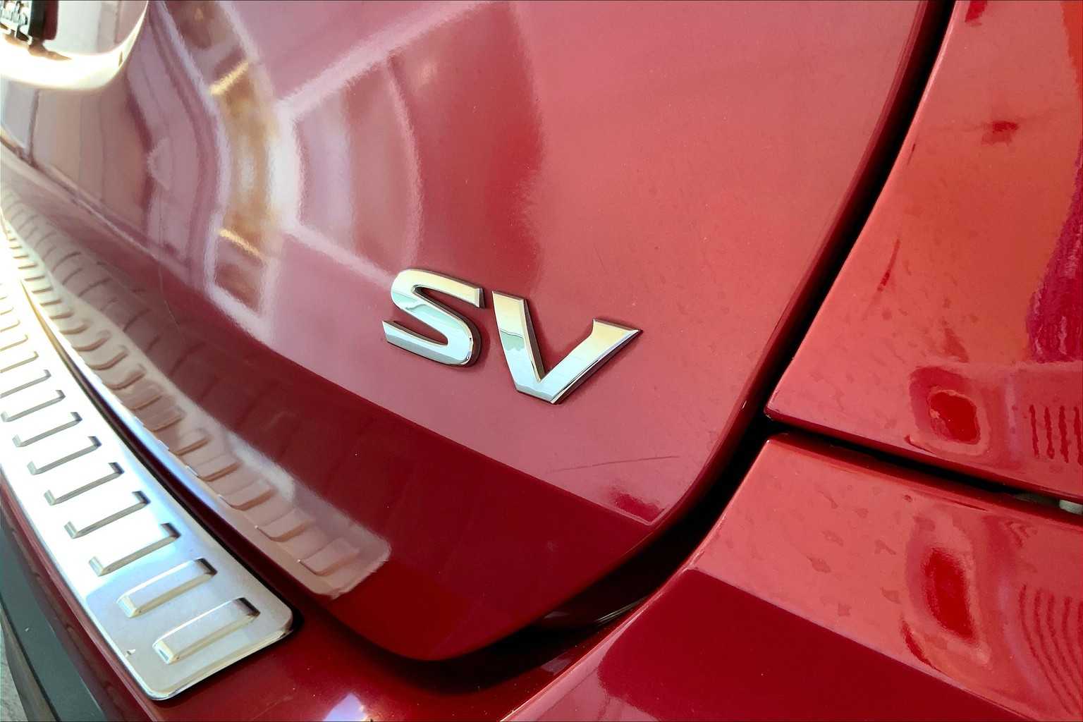 2017 Nissan Rogue SV photo 9