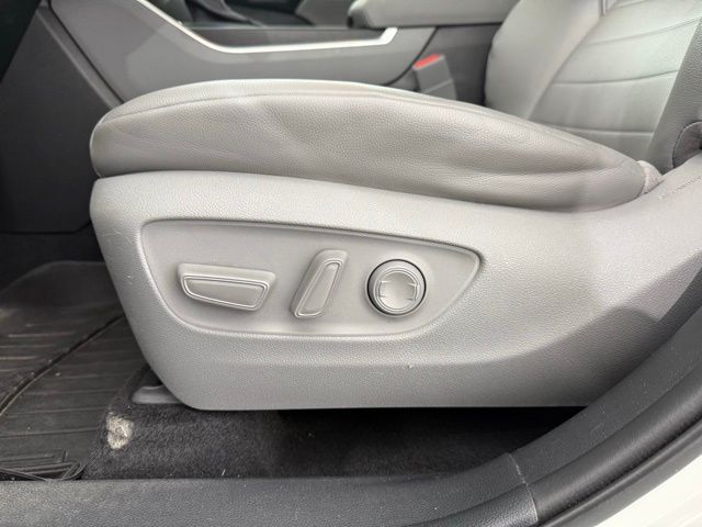 2020 Toyota Highlander XLE photo 28