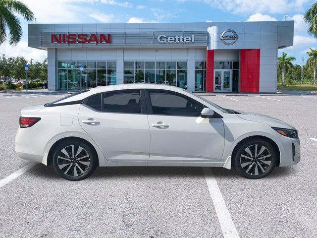 2025 Nissan Sentra SV photo 4