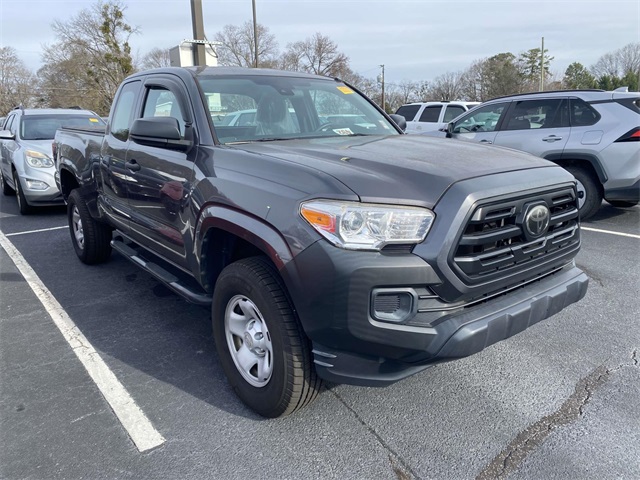 2018 Toyota Tacoma SR's photo