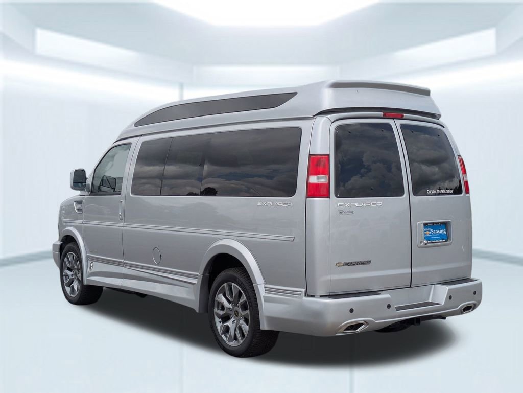 2024 Chevrolet Express Cargo 2500 photo 3