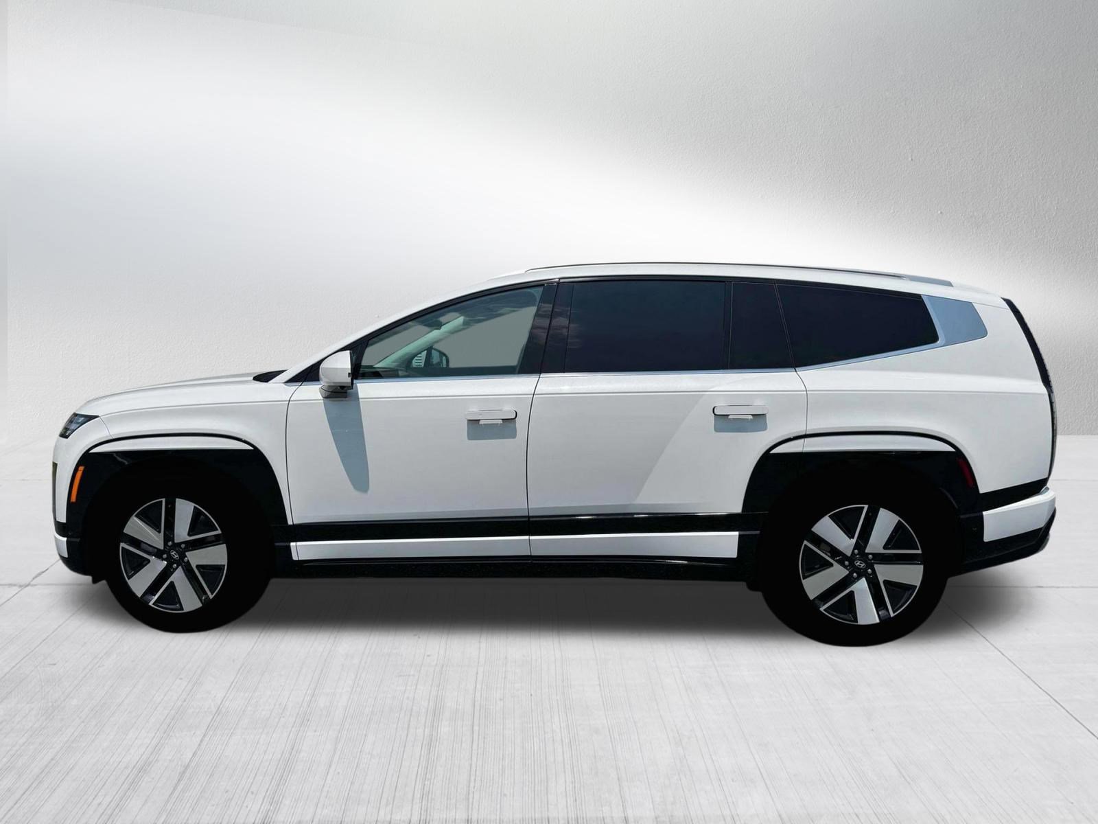 2026 Hyundai Ioniq SEL photo 3