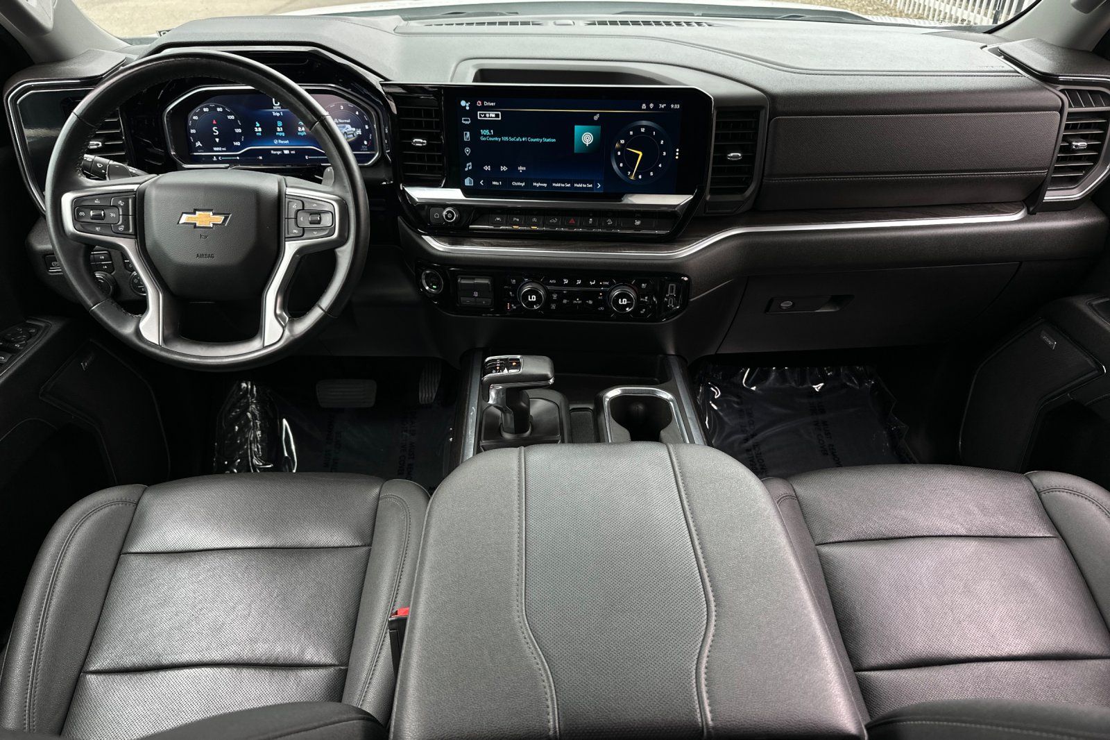 2023 Chevrolet Silverado 1500 LTZ photo 2