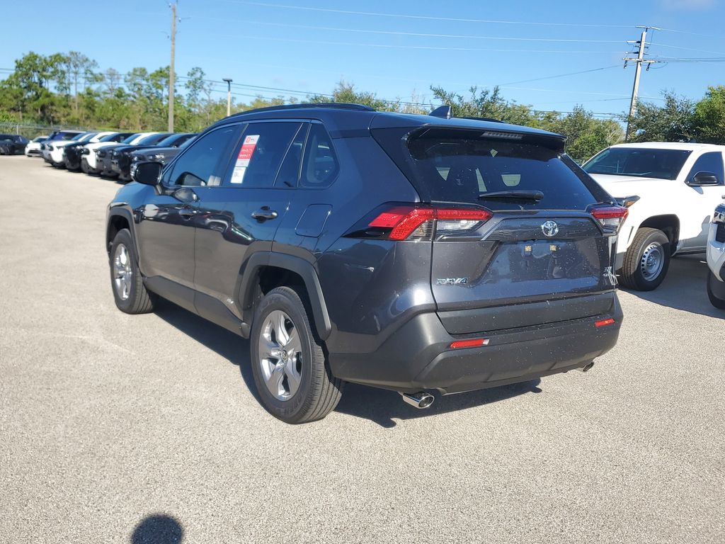 2025 Toyota RAV4 Hybrid XLE photo 7