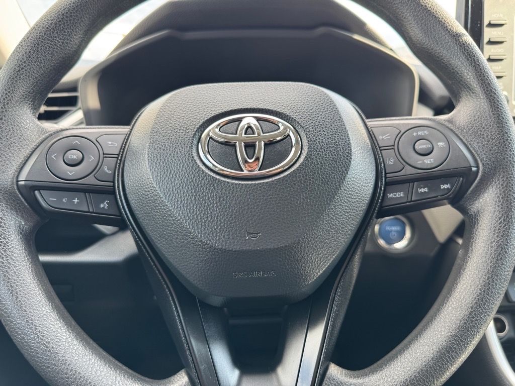 2022 Toyota RAV4 Hybrid XLE photo 15
