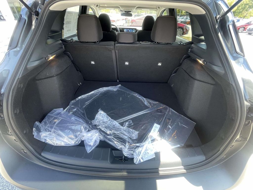 2026 Nissan Kicks SV photo 7