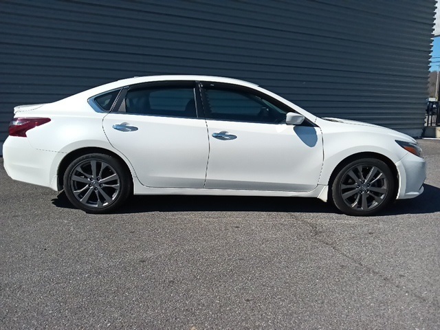 Used 2018 Nissan Altima SR with VIN 1N4AL3AP6JC171088 for sale in Fort Payne, AL