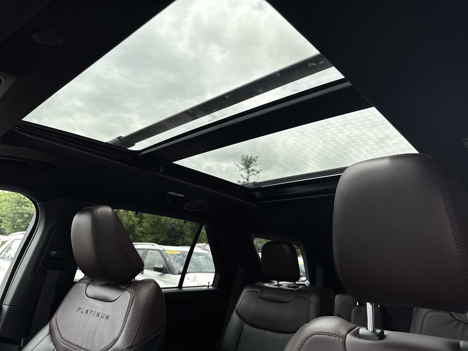 2022 Ford Explorer Platinum photo 58