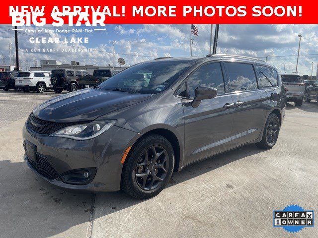 2018 Chrysler Pacifica Touring L Plus's photo