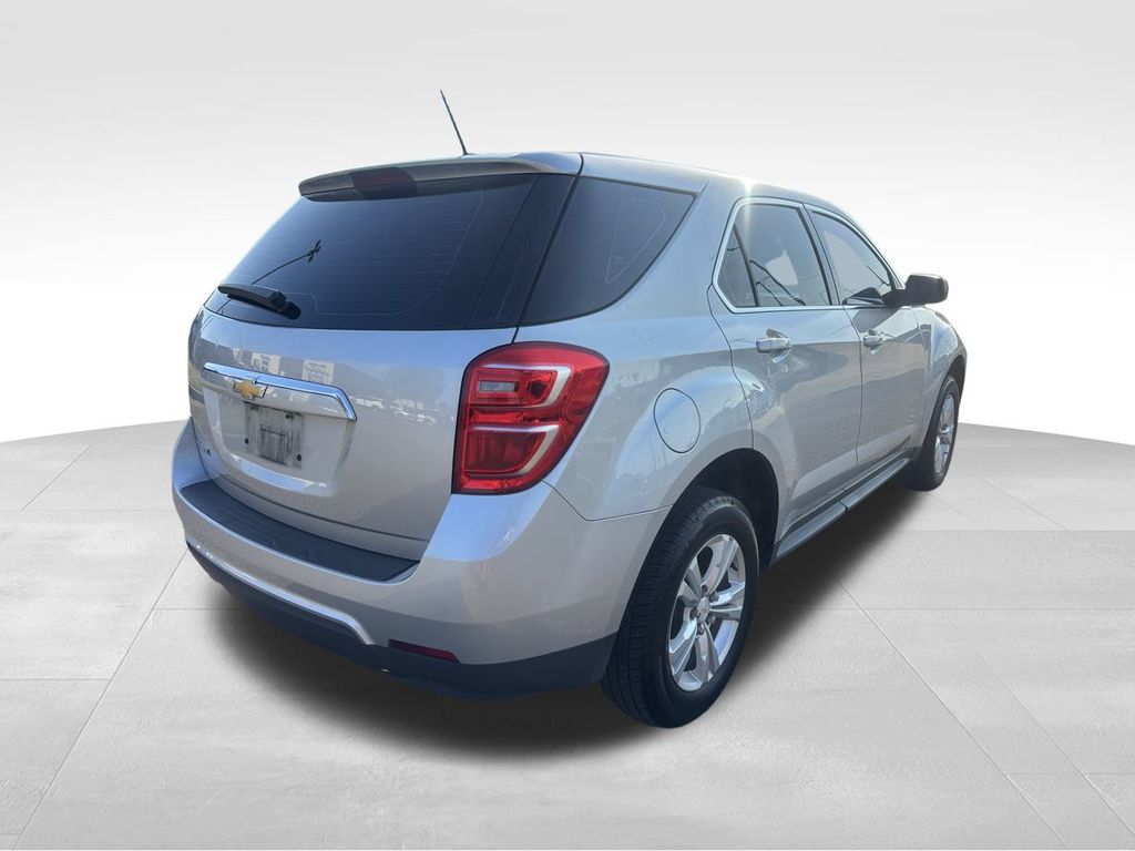 2017 Chevrolet Equinox LS photo 4