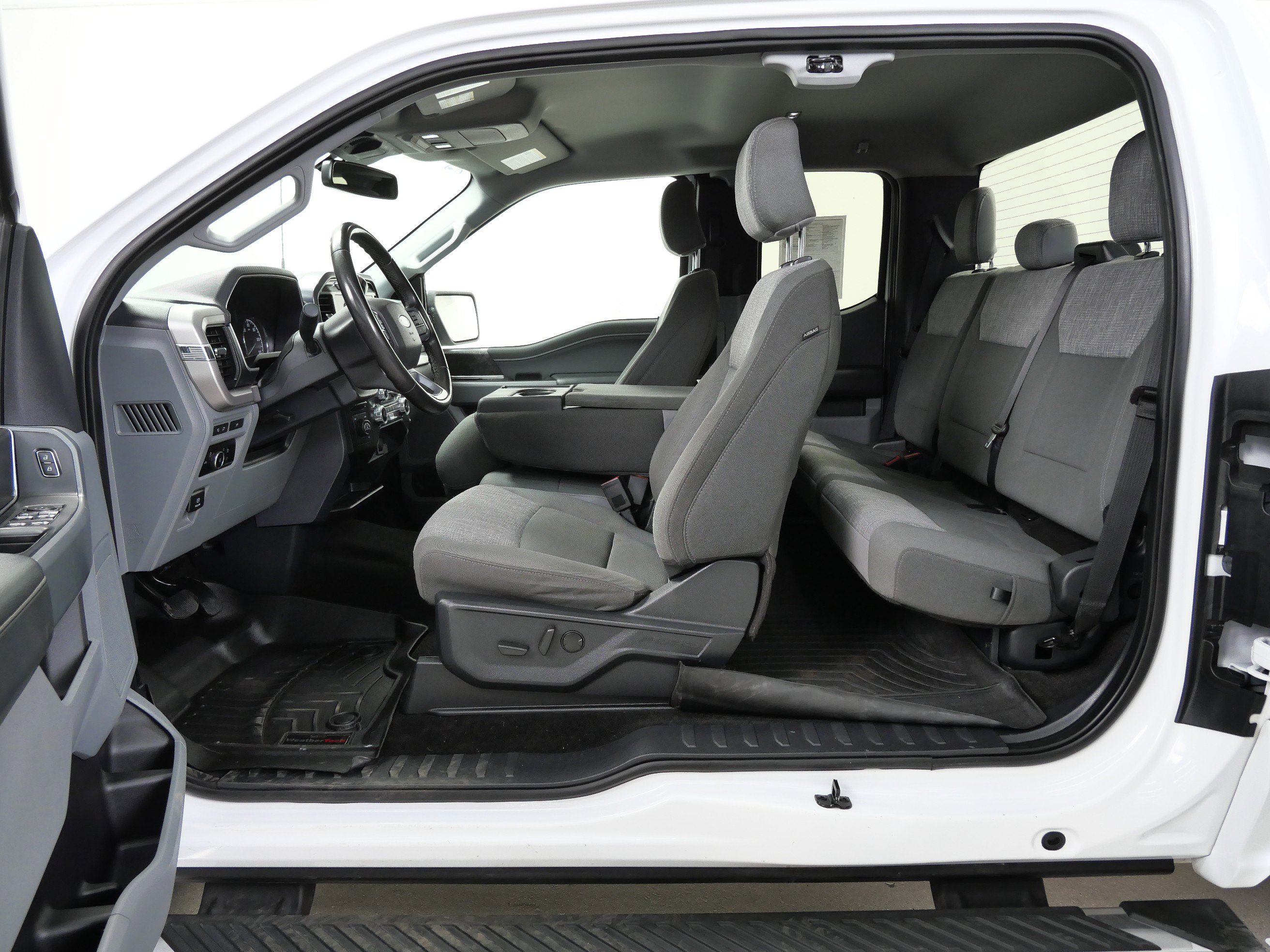 2023 Ford F-150 XLT photo 11
