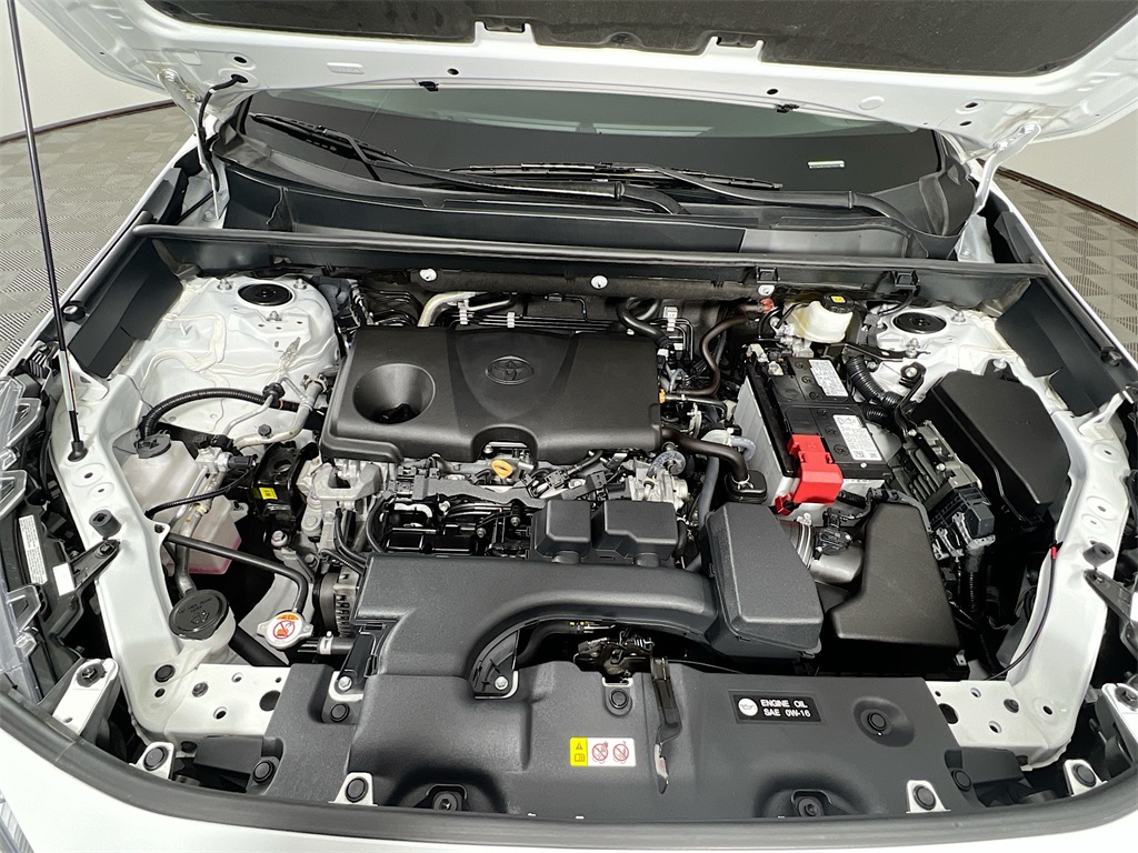 2024 Toyota RAV4 XLE photo 24