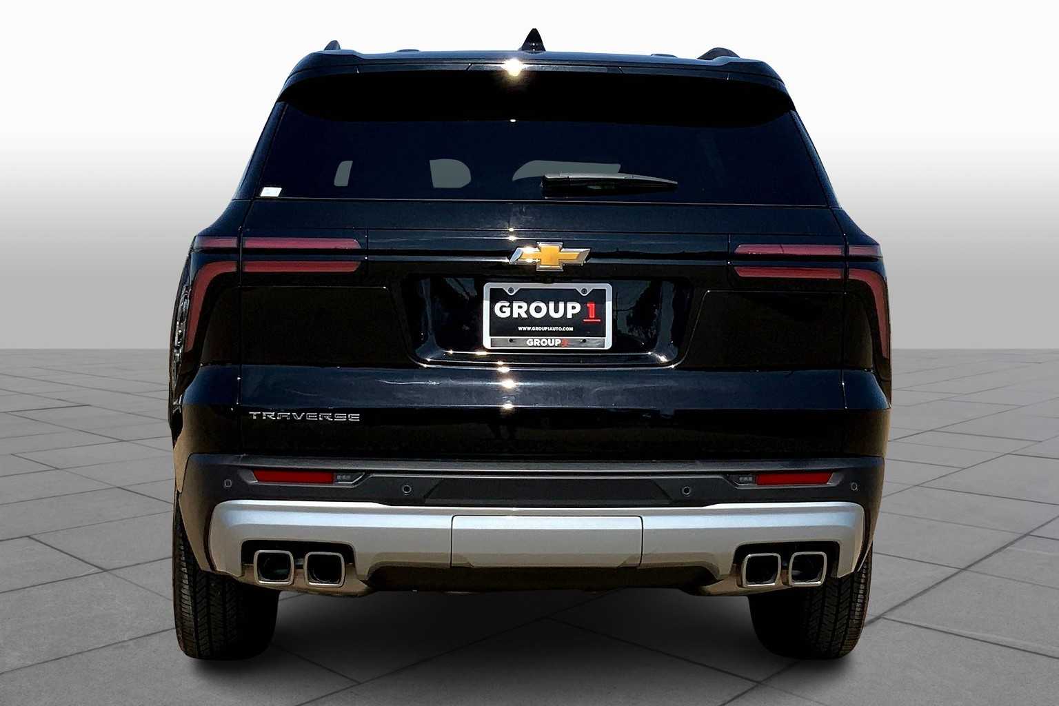 2025 Chevrolet Traverse photo 4
