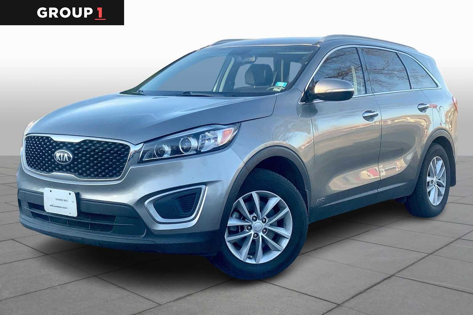 2017 Kia Sorento LX's photo