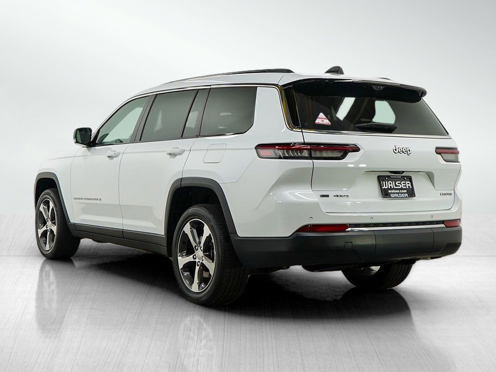 2023 Jeep Grand Cherokee Limited photo 3