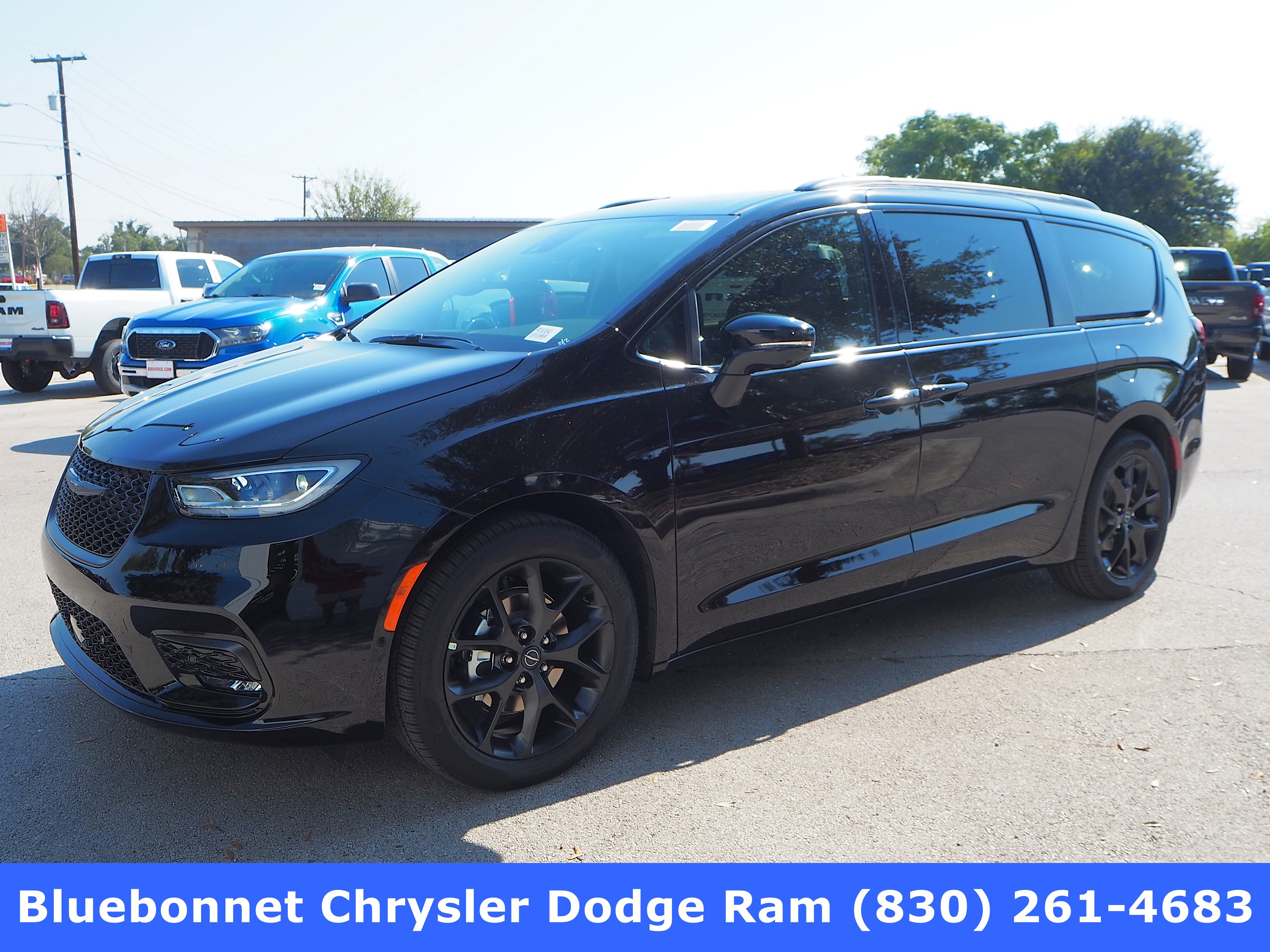 2026 Chrysler Pacifica Limited's photo