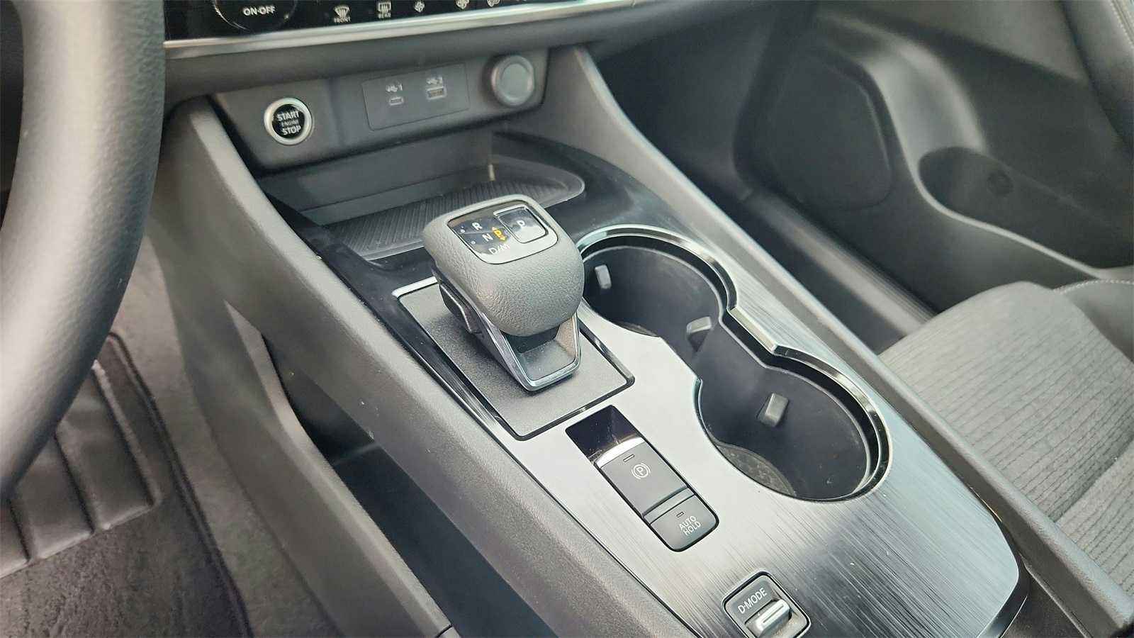 2023 Nissan Rogue SV photo 13