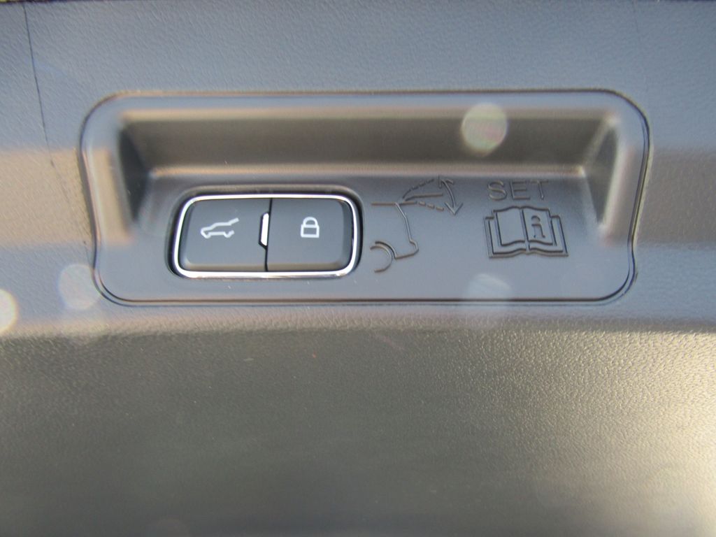 2025 Ford Explorer Platinum photo 34