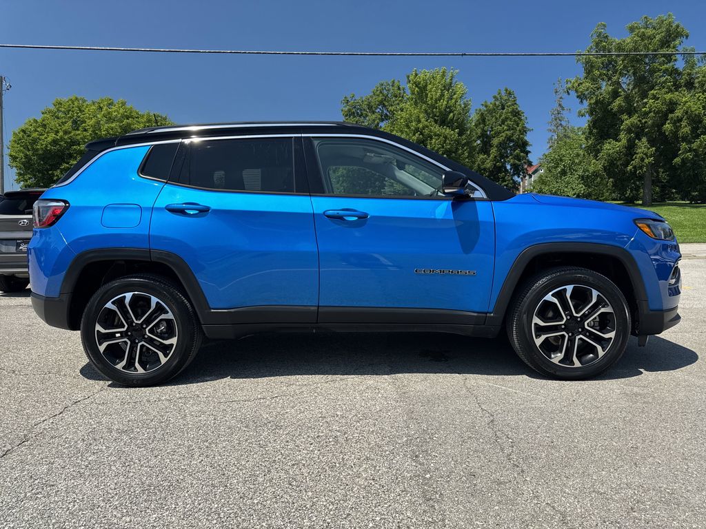 2022 Jeep Compass Limited photo 3