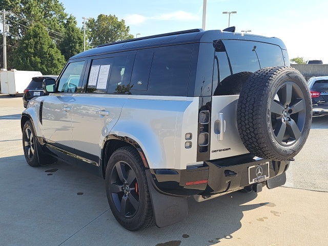 2024 Land Rover Defender 110 photo 5
