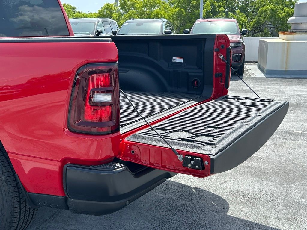 2025 Ram 1500 Tradesman photo 13