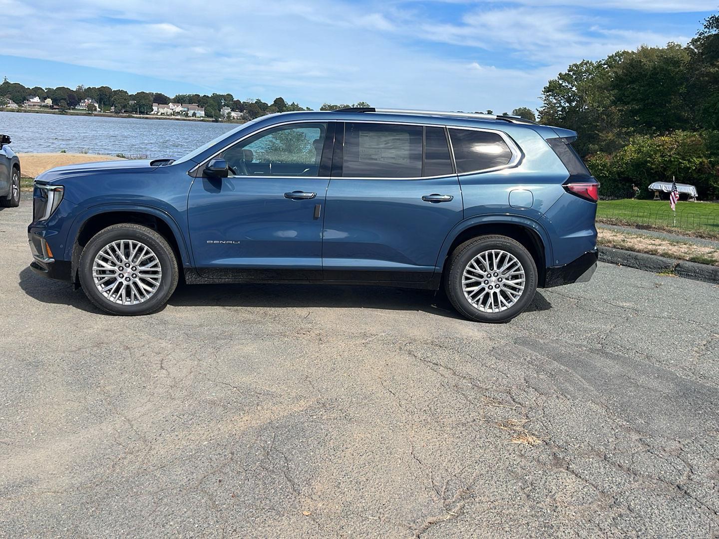 2026 Gmc Acadia Denali photo 5