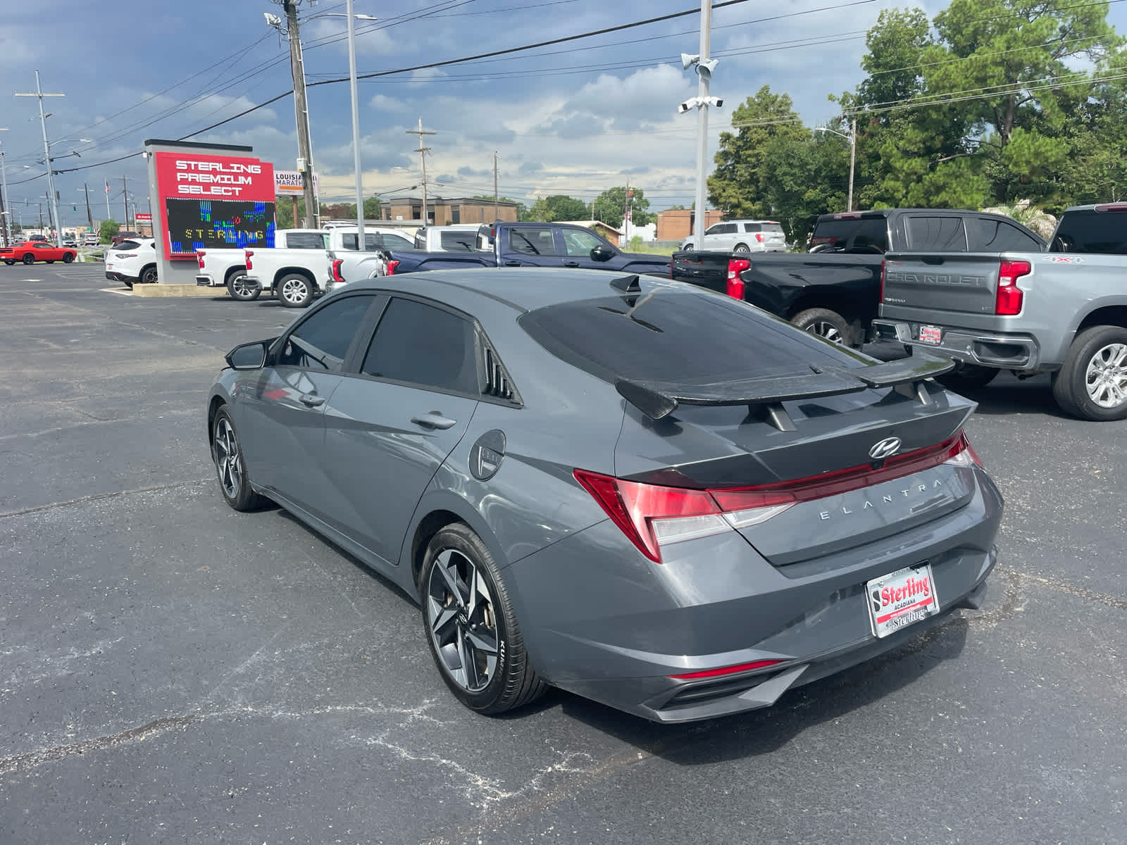 2023 Hyundai Elantra SEL photo 5