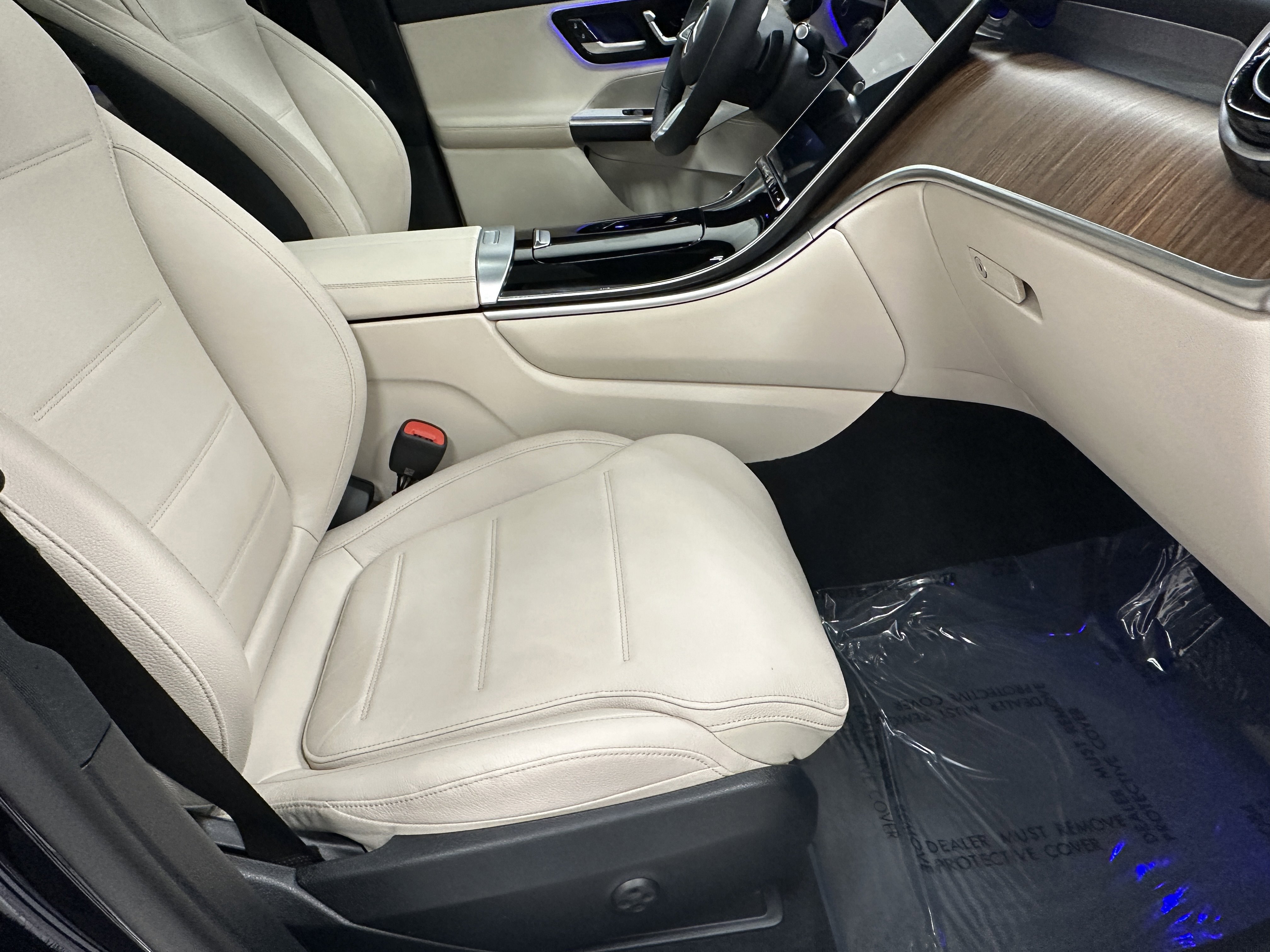 2024 Mercedes Benz GLC 300 photo 7
