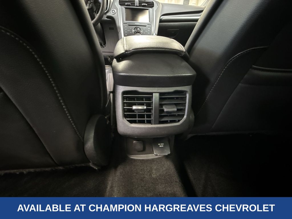 2014 Ford Fusion Titanium photo 22