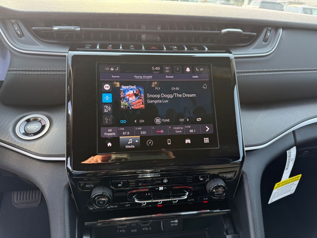2025 Jeep Grand Cherokee Altitude photo 16