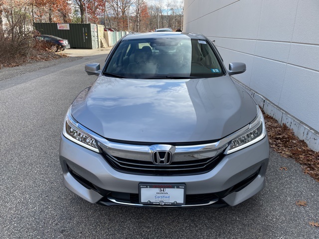 2017 Honda Accord Hybrid Touring photo 3