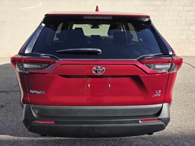 2023 Toyota RAV4 LE photo 4