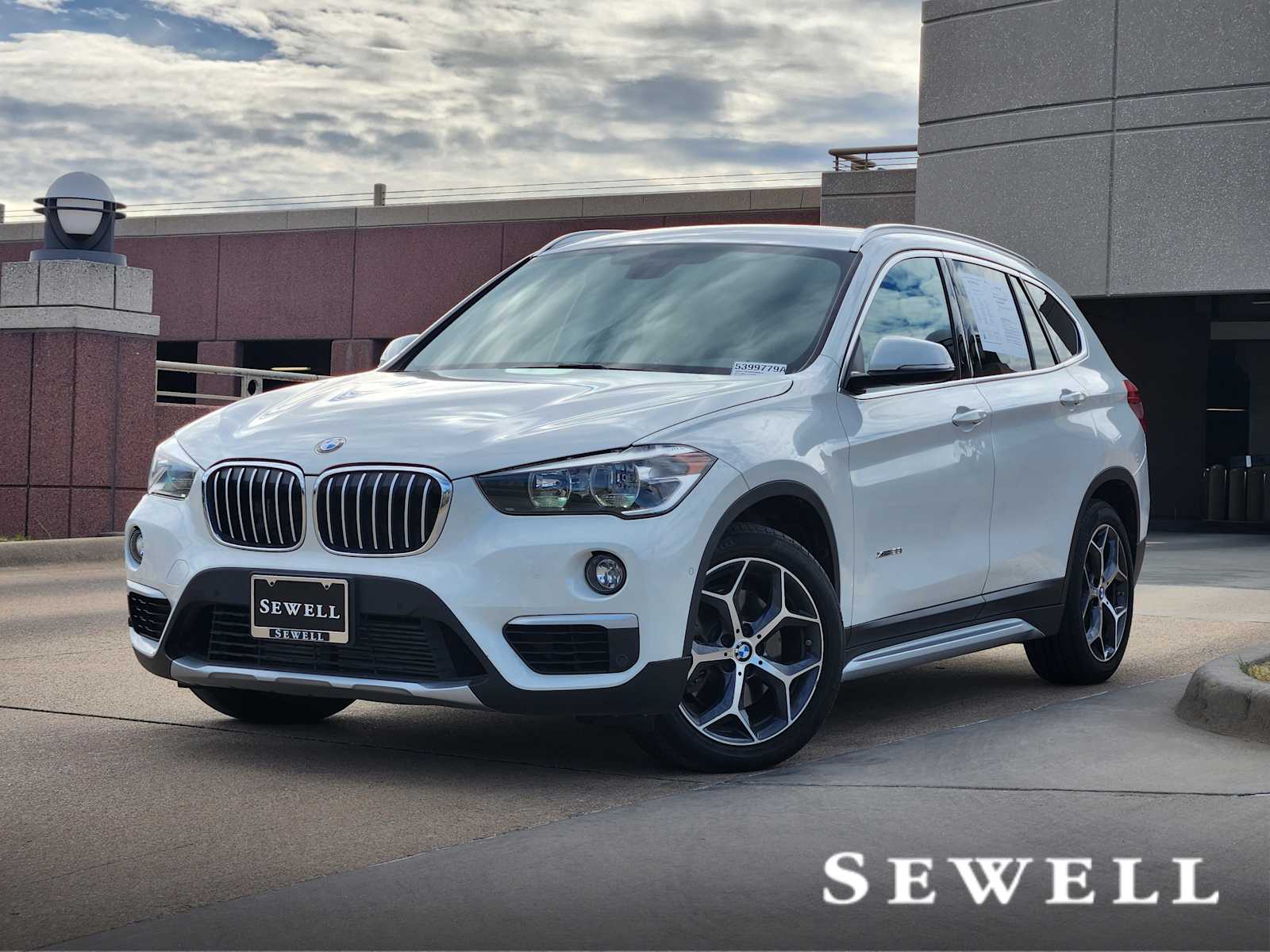 2016 BMW X1 28i's photo