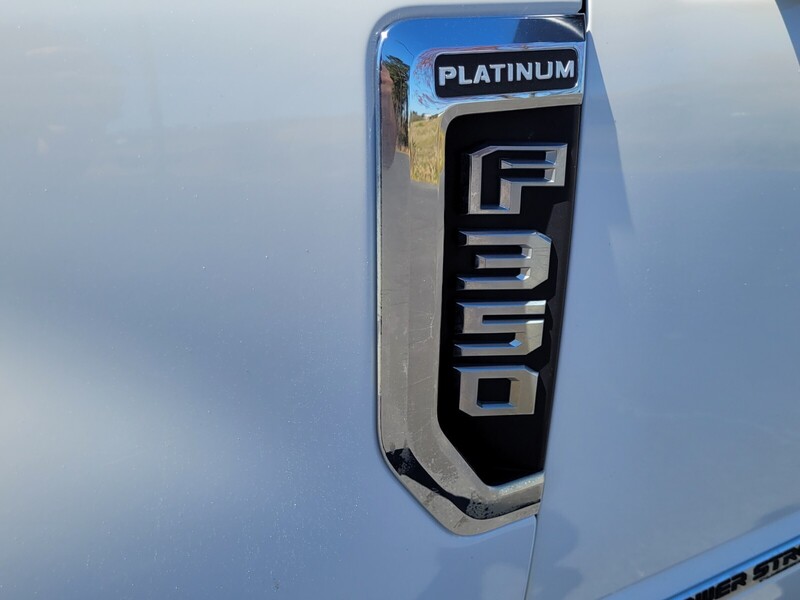 2022 Ford F-350 Platinum photo 16