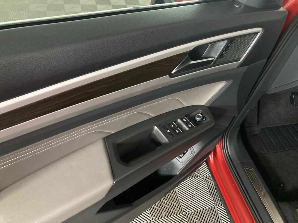 2023 Volkswagen Atlas V6 SE Technology photo 2