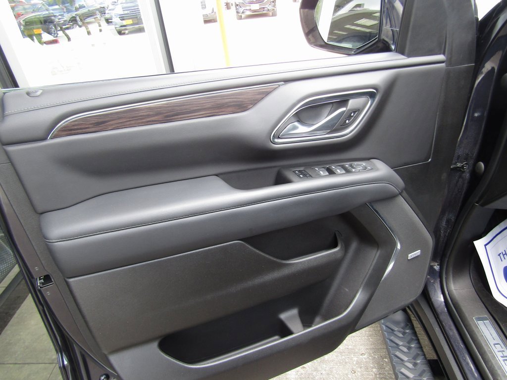 2022 Chevrolet Suburban Z71 photo 25