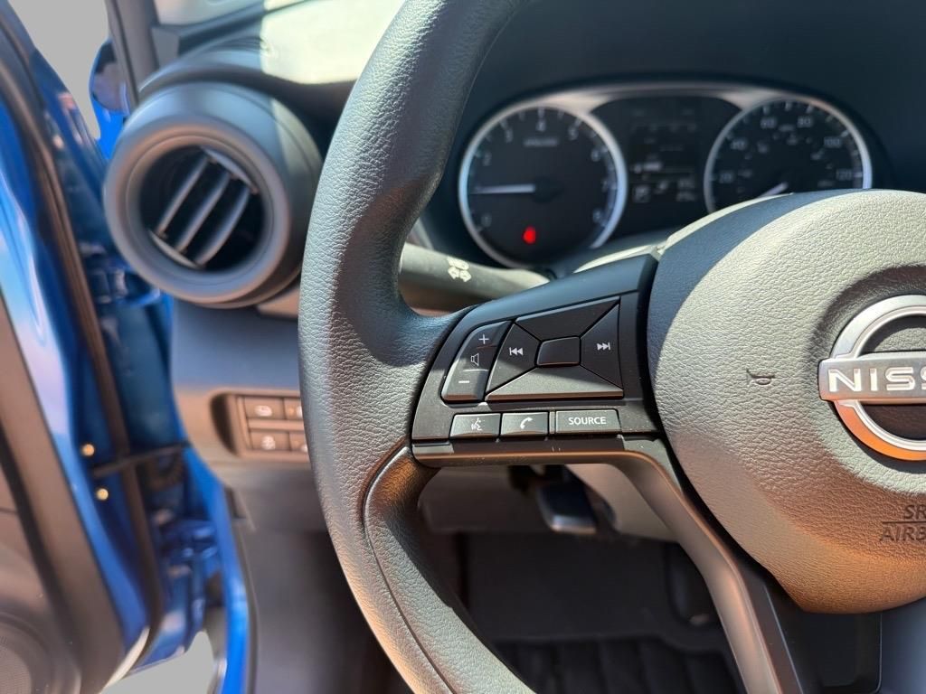 2025 Nissan Kicks Play S photo 10