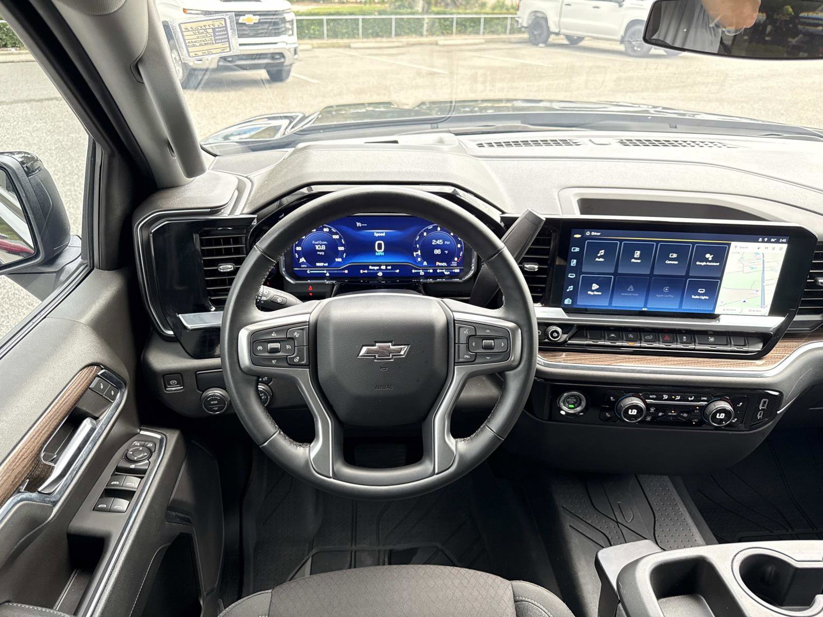 2024 Chevrolet Silverado 1500 RST photo 13