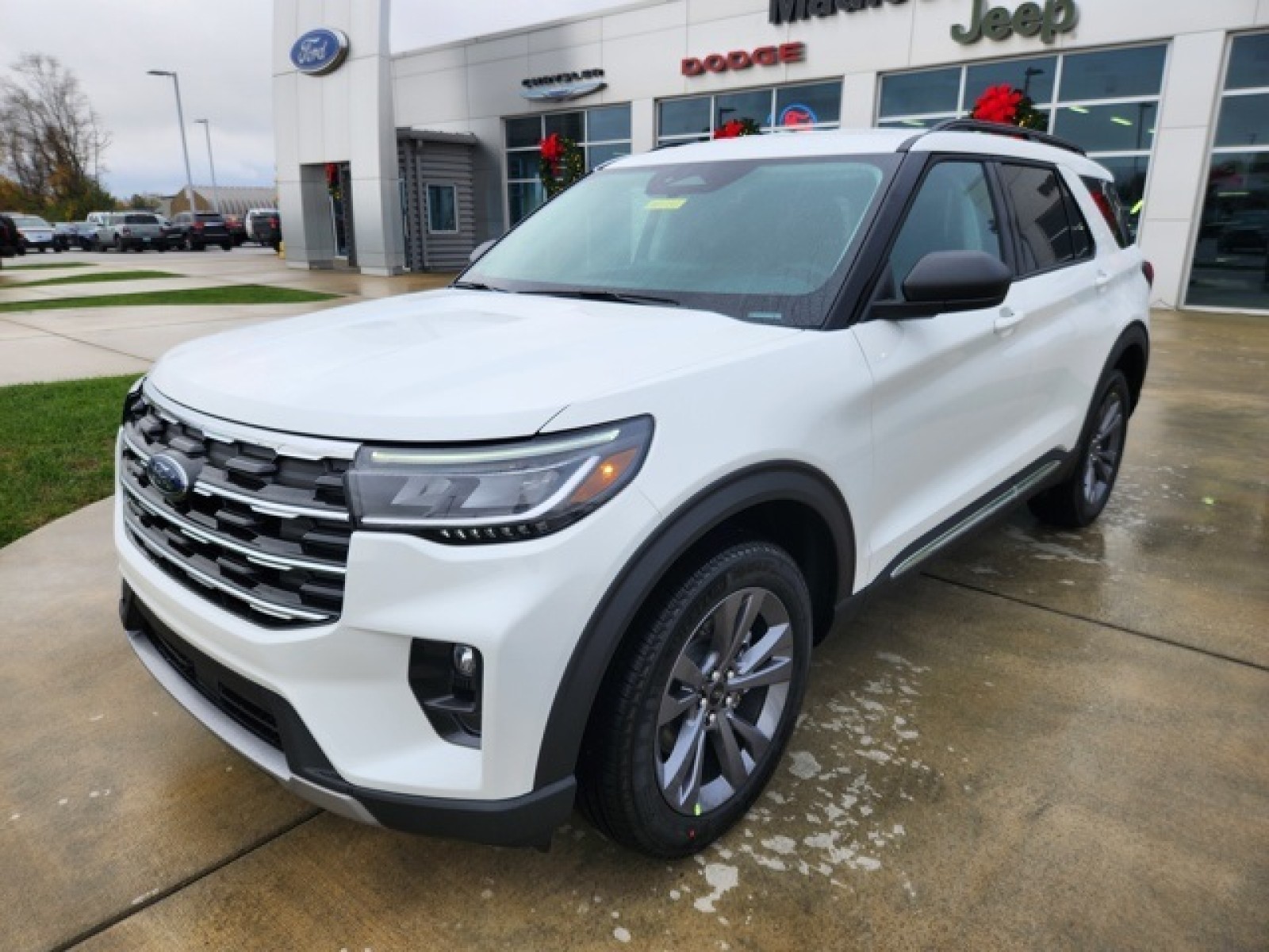 2025 Ford Explorer Active's photo