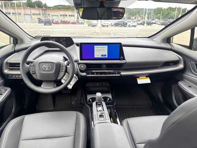 2025 Toyota Prius XLE photo 12