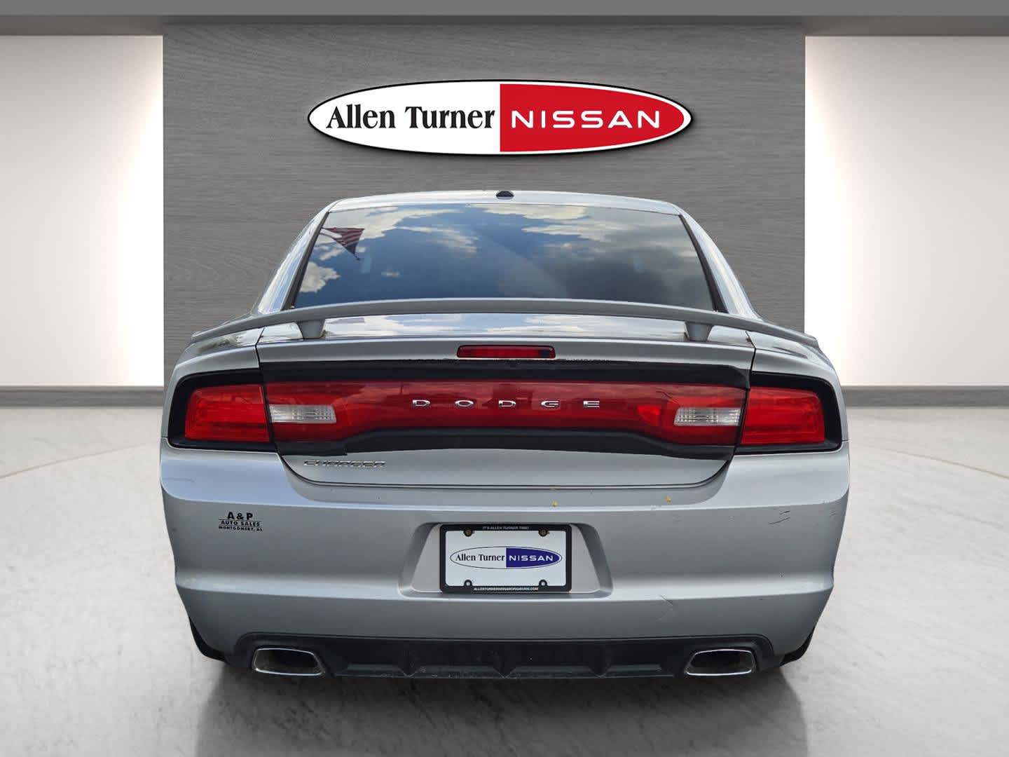 2012 Dodge Charger SXT photo 7
