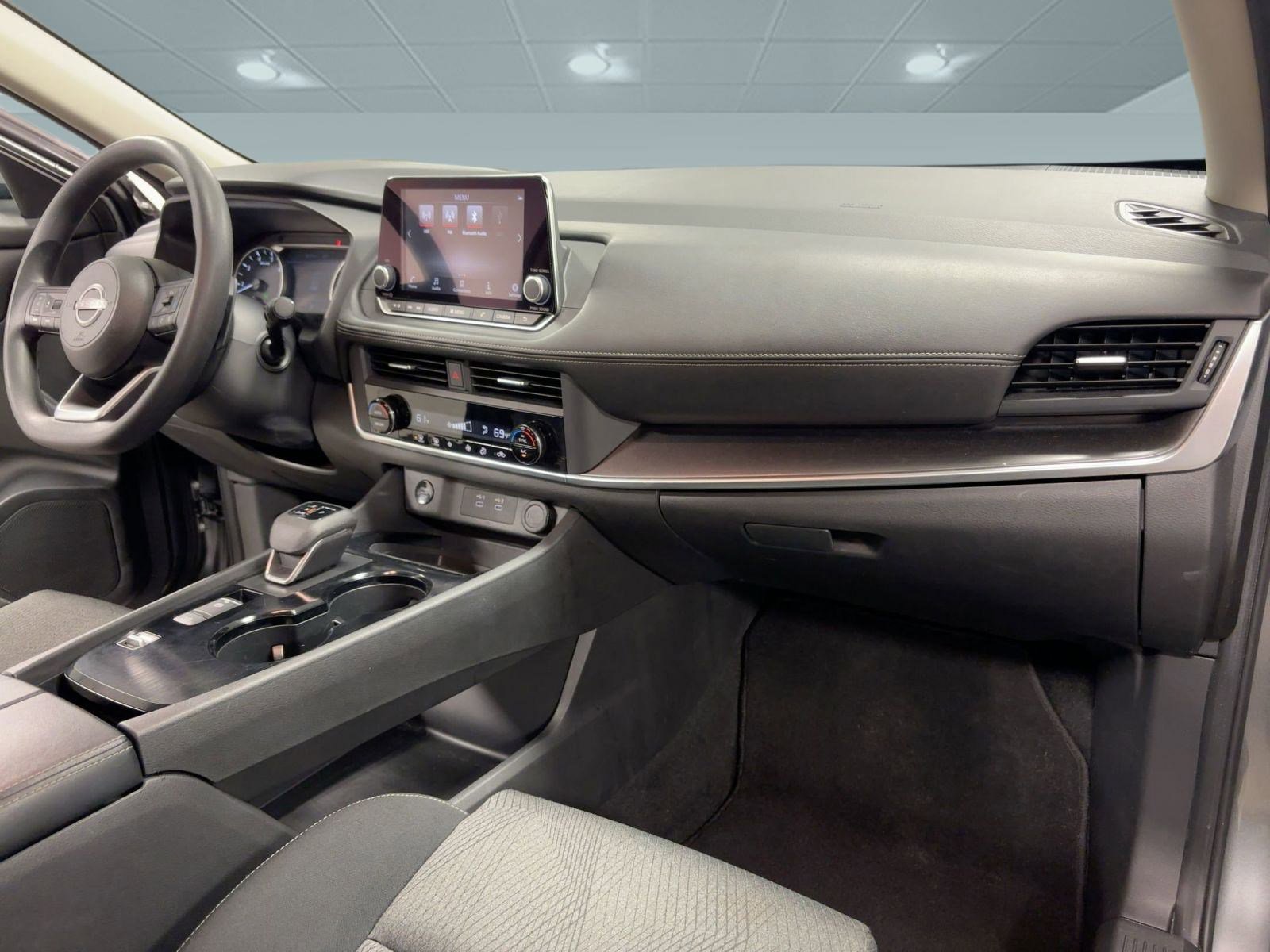 2024 Nissan Rogue SV photo 25