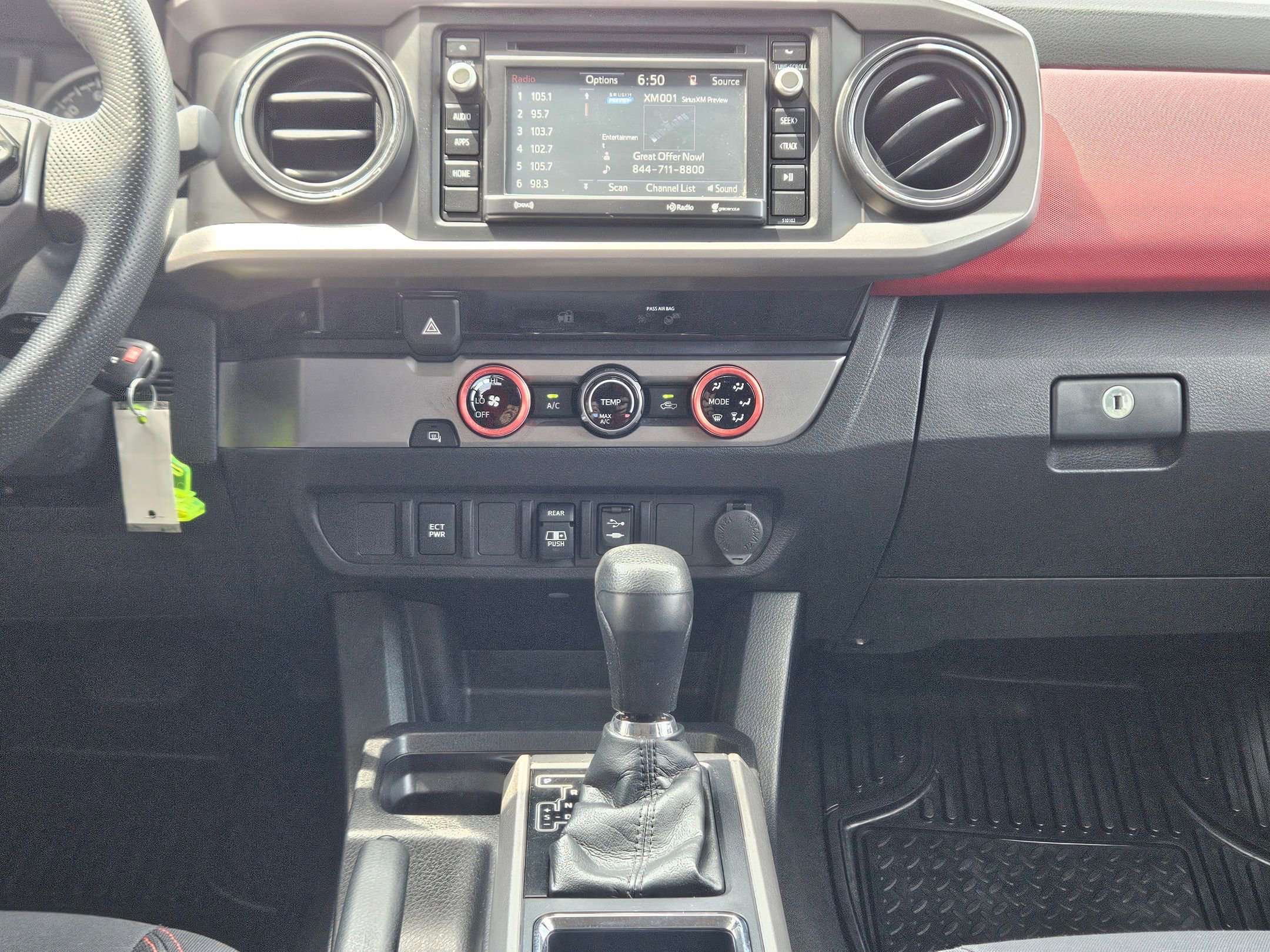 2018 Toyota Tacoma SR5 photo 9