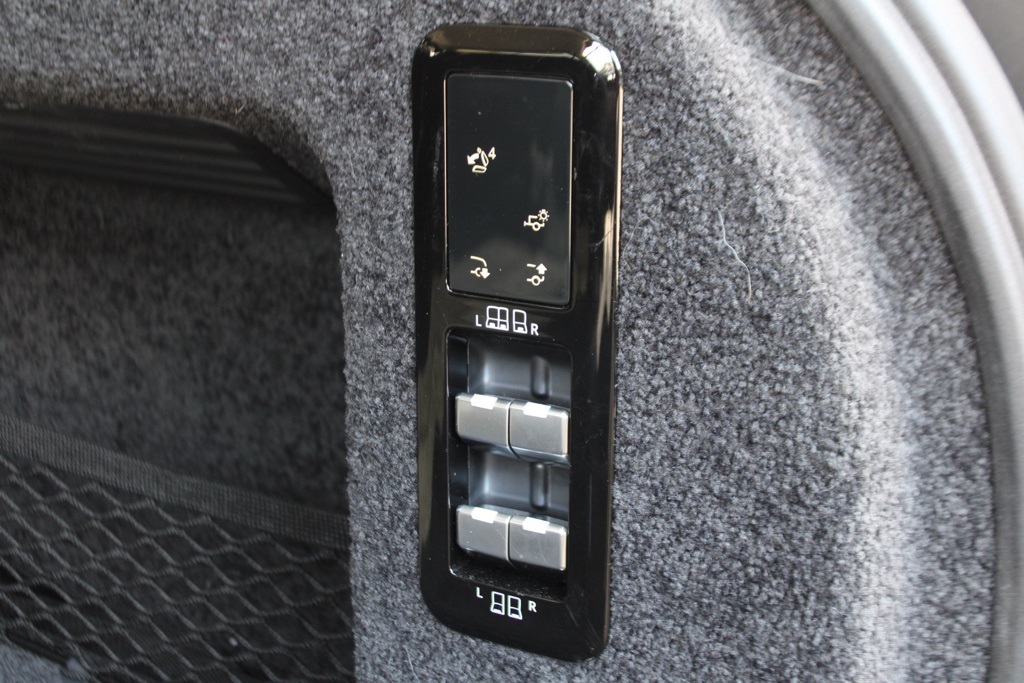 2023 Land Rover Range Rover SE photo 34