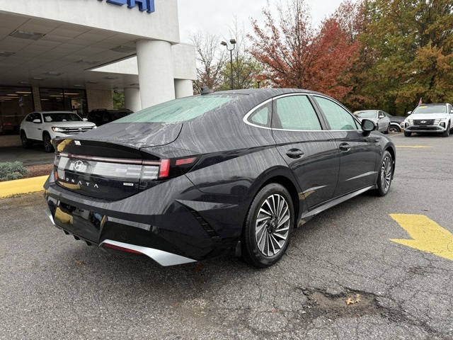2025 Hyundai Sonata Hybrid SEL photo 3
