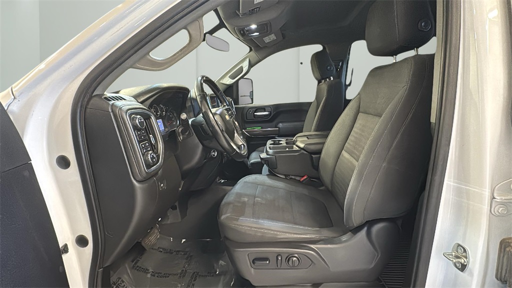2023 Chevrolet Silverado LT photo 21