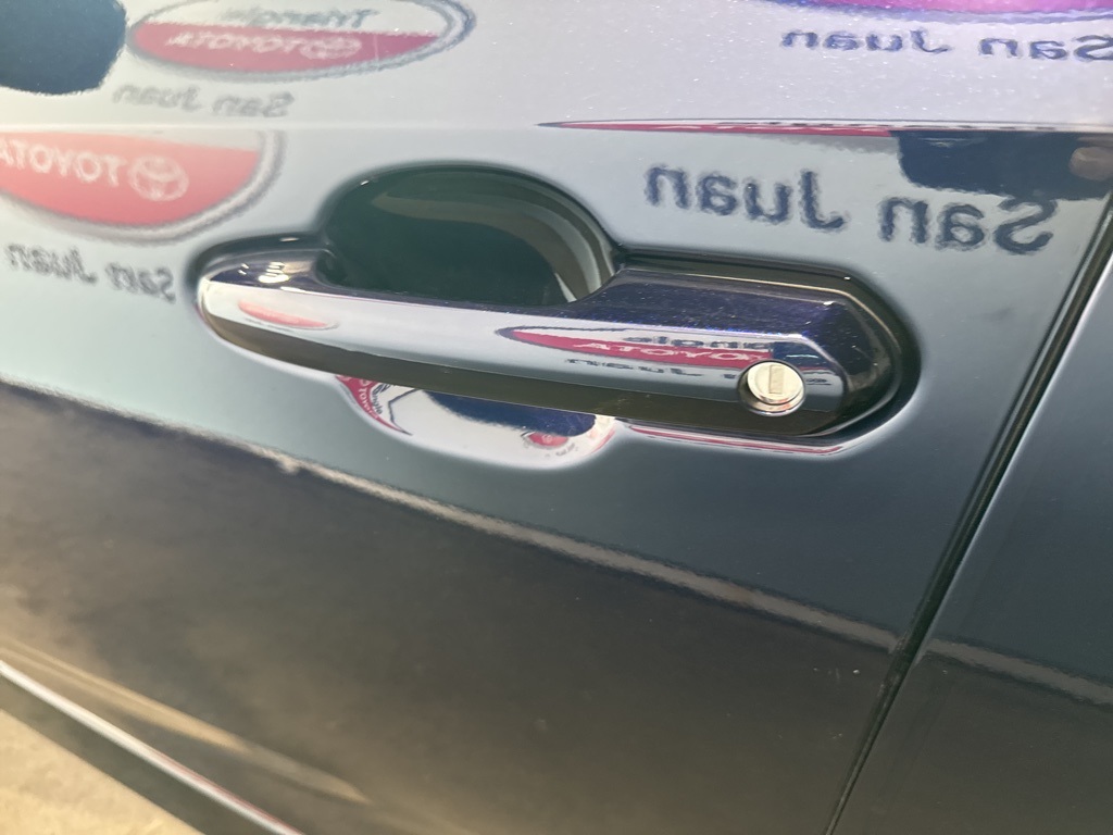 2025 Toyota RAV4 Hybrid XSE photo 15