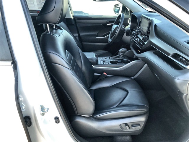 2024 Toyota Highlander XLE photo 14