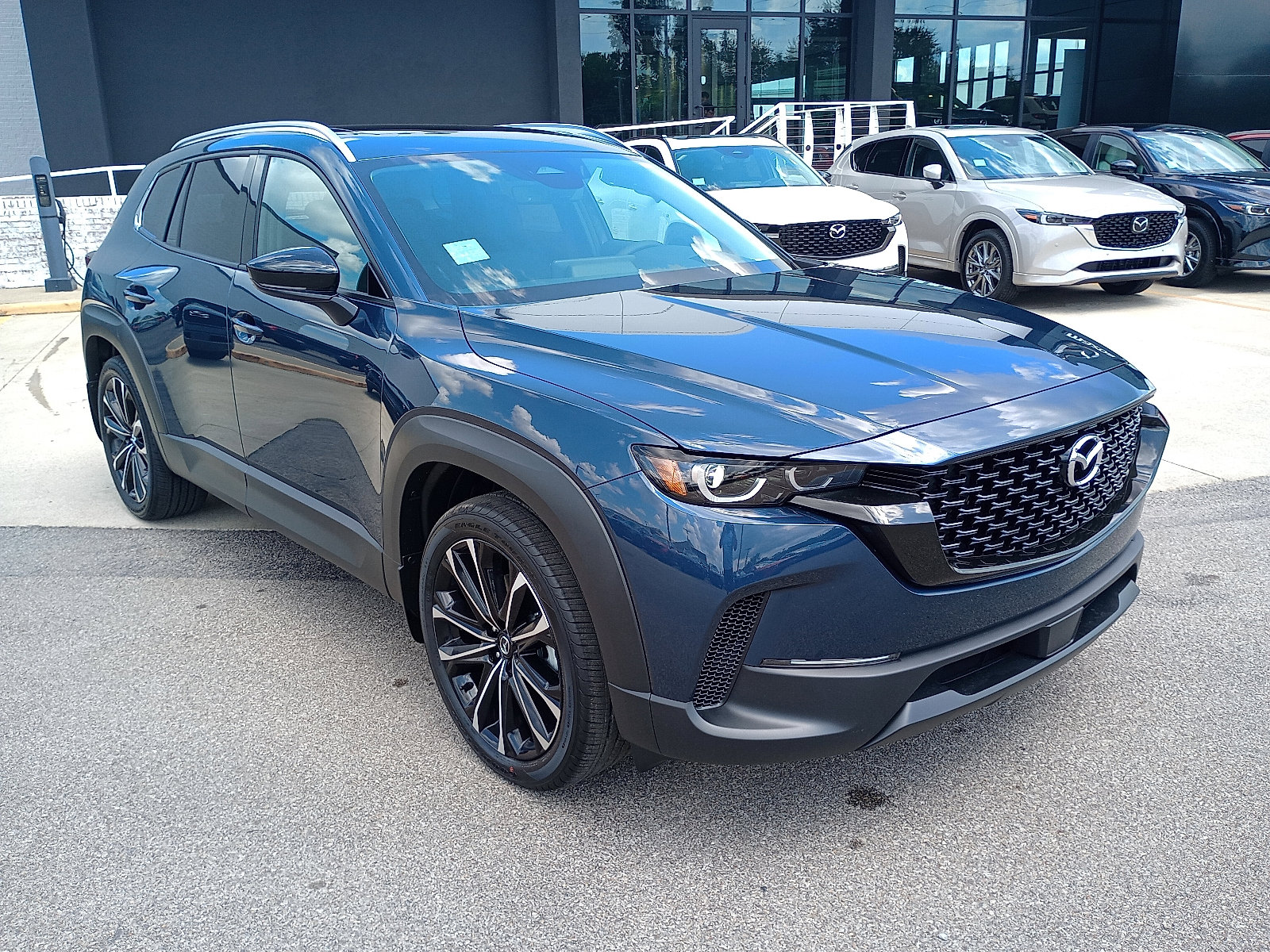 2025 Mazda CX-50 Premium Plus's photo